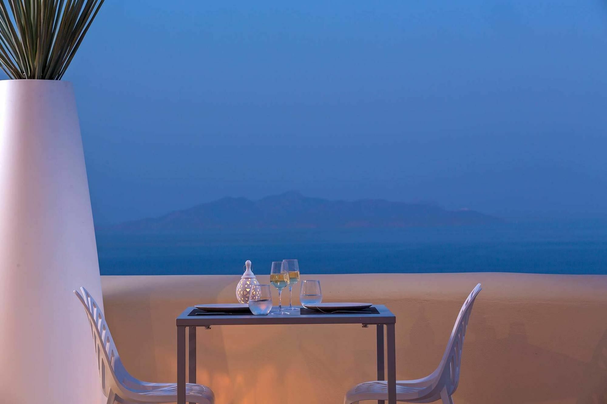 Skyfall Suites - Adults Only Пиргос Экстерьер фото